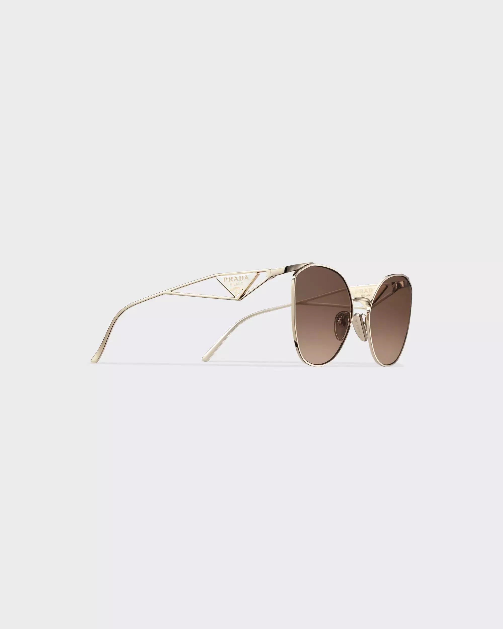 Occhiali da sole Prada - Lenti grigio antracite sfumato e beige cammeo